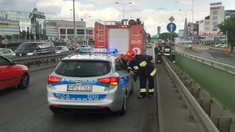 Wypadek w Alejach Jerozolimskich. Jedna osoba ranna