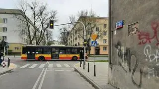 Kolizja rowerzysty i autobusu miejskiego