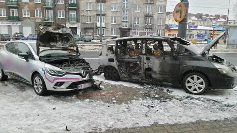 Dwa auta spłonęły nocą przy Grochowskiej