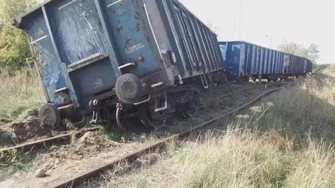 Wykolejony wagon na Pradze przygniótł nogę mężczyźnie