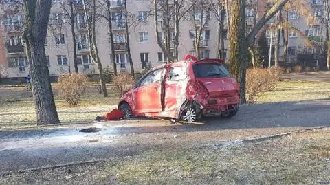 Dachowanie na ul. Sobieskiego  Kierowca w szpitalu