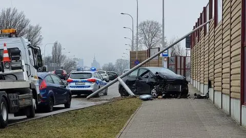 Zderzenie dwóch samochodów przy Wale Miedzeszyńskim