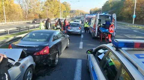 Wypadek na Wisłostradzie. Ranni