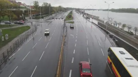 Rano Warszawa opustoszała, w południe zaczęły się korki