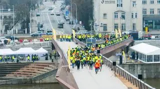 Próby obciążeniowe mostu pieszo-rowerowego