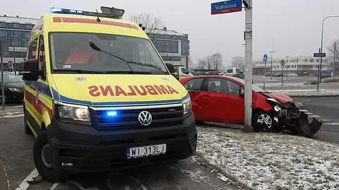 Zderzenie dwóch aut na Skalnicowej