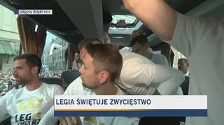 Piłkarze na placu Zamkowym