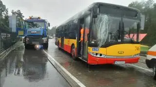 Ciężarówka wjechała w autobus miejski