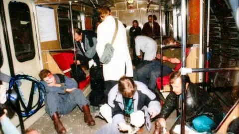 Pierwsza ewakuacja w metrze. Ćwiczenia służb sprzed 17 lat