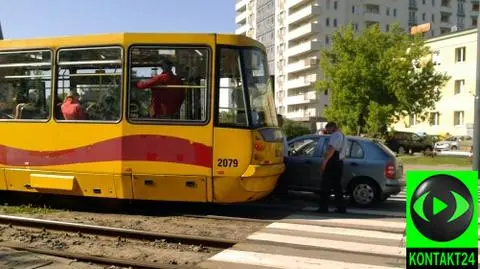 Wjechał na przystanek, uderzył w tramwaj
