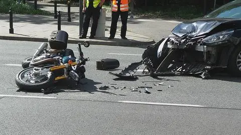 Wypadek z udziałem motocyklisty na Kruczkowskiego