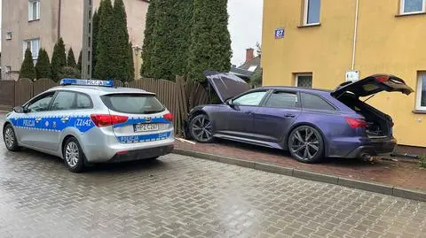 Luksusowym audi wjechał w ogrodzenie