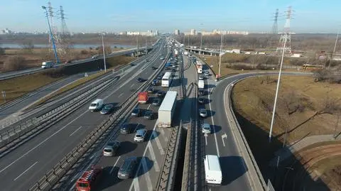 Korek przed wjazdem na most Grota-Roweckiego