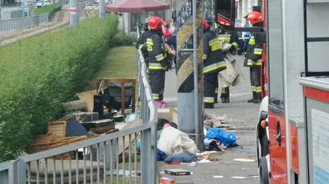 Komoda, telewizor, komputer... Wszystko wyrzucał przez okno