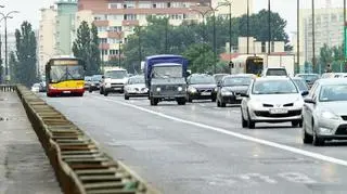 Busy z chorymi dziećmi pojadą szybciej, między innymi Łazienkowską - fot. Maciej Wężyk/tvnwarszawa.pl