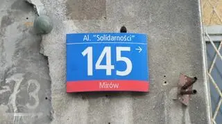 Kamienica przy al. Solidarności 145