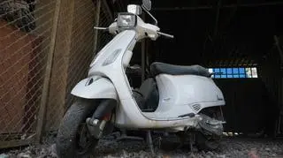 Vespa wystawiona przez drogowców na sprzedaż