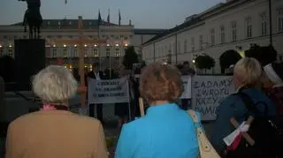 Zamieszanie pod Krzyżem / fot. MP, warszawa@tvn.pl