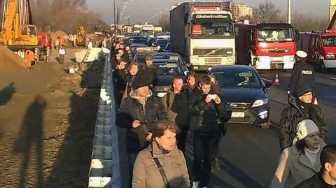 Tarchomin zablokowany Szli pieszo do centrum