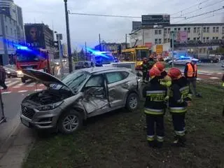 Zderzenie auta i tramwaju na Towarowej 