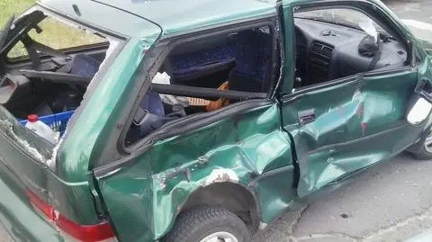 Zderzenie samochodu z tramwajem. Jedna osoba w szpitalu