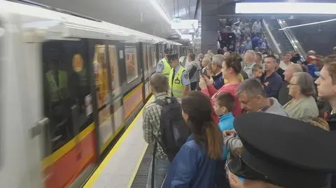 Metro dotarło na Targówek. Pierwszy pociąg odjechał z pasażerami 