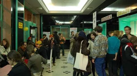 "Awanturują się o bar - nie widzą sedna sprawy"