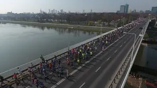 Biegacze na trasie 14. PZU Półmaratonu Warszawskiego