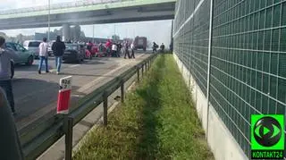 Spłonęło auto na A2