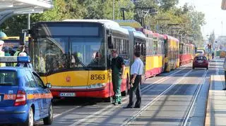 Zepsuty autobus zablokował tramwaje