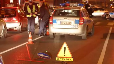Śmiertelne potrącenie na Targówku. Mężczyzna zginął na pasach