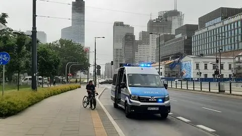 Rowerzyści zderzyli się na Woli. Jeden trafił do szpitala