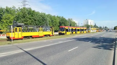 Tramwaje stanęły na Wołoskiej i Woronicza