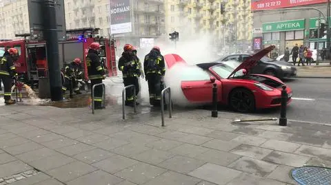 Porsche płonęło w centrum Warszawy