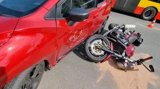 Kierujący autem zderzył się z motocyklistą 