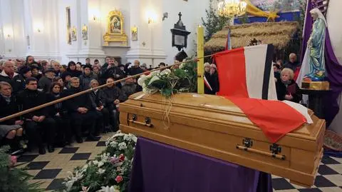 "Była kolorowym ptakiem, odstającym od przeciętności"