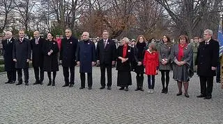 Marsz prezydencki przy pomniku Paderewskiego