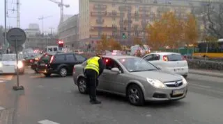 Interwencja straży miejskiej na ul. Emilii Plater fot. Lech Marcinczak/tvnwarszawa.pl