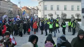 Protest KOD przed Pałacem Prezydenckim