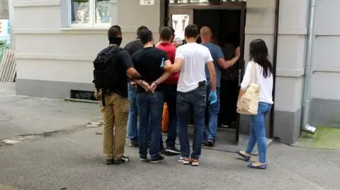 Więzienie w zawieszeniu i grzywna dla Niemców za znieważenie flagi