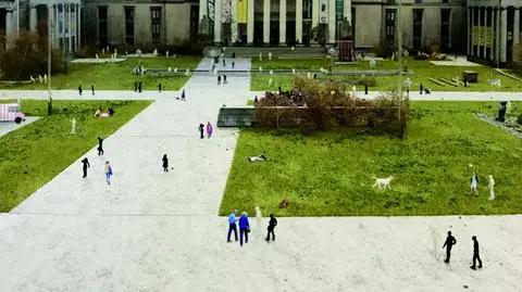 Plac Centralny, nie Defilad. Umowa na projekt podpisana