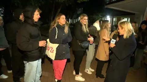 Kolejka do lokalu wyborczego na Woli