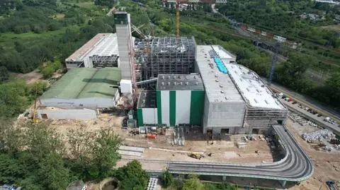 Dwa nowe kotły, estakada dla ciężarówek. Rozbudowa spalarni ma zakończyć się w przyszłym roku