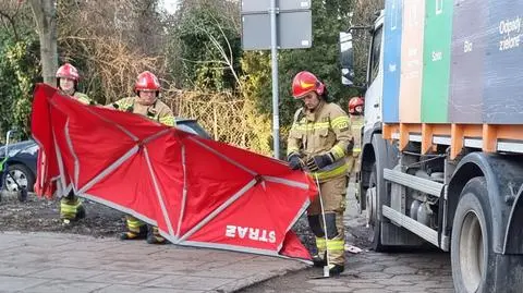 Kierowca śmieciarki potrącił starszą kobietę 