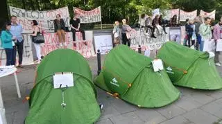 Protest przed ambasadą