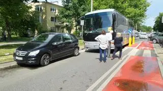 Autobus zablokował przejazd Dąbrowskiego