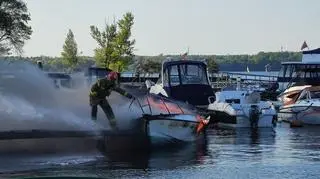 Pożar motorówki nad Zalewem Zegrzyńskim