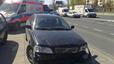 Cztery samochody zderzyły się na Czerniakowskiej