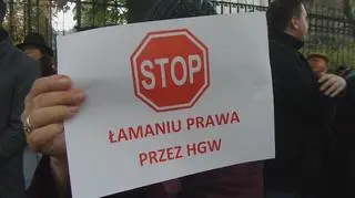 Protest przed kamienicą przy ul. Noakowskiego 16