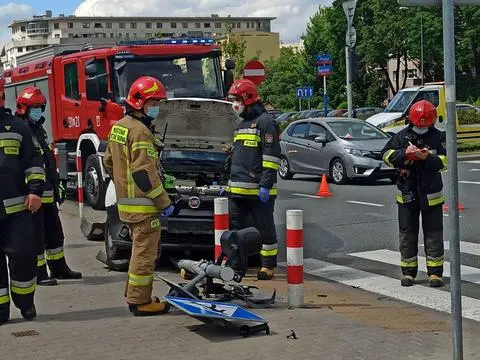 Kierowca fiata wjechał w sygnalizację